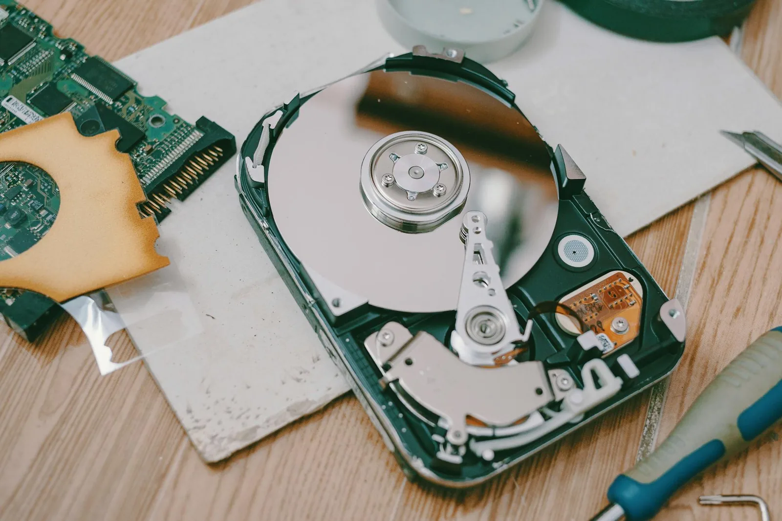 Computerlaufwerk und Reparaturumgebung als Hinweis auf mögliche Hardwareprobleme