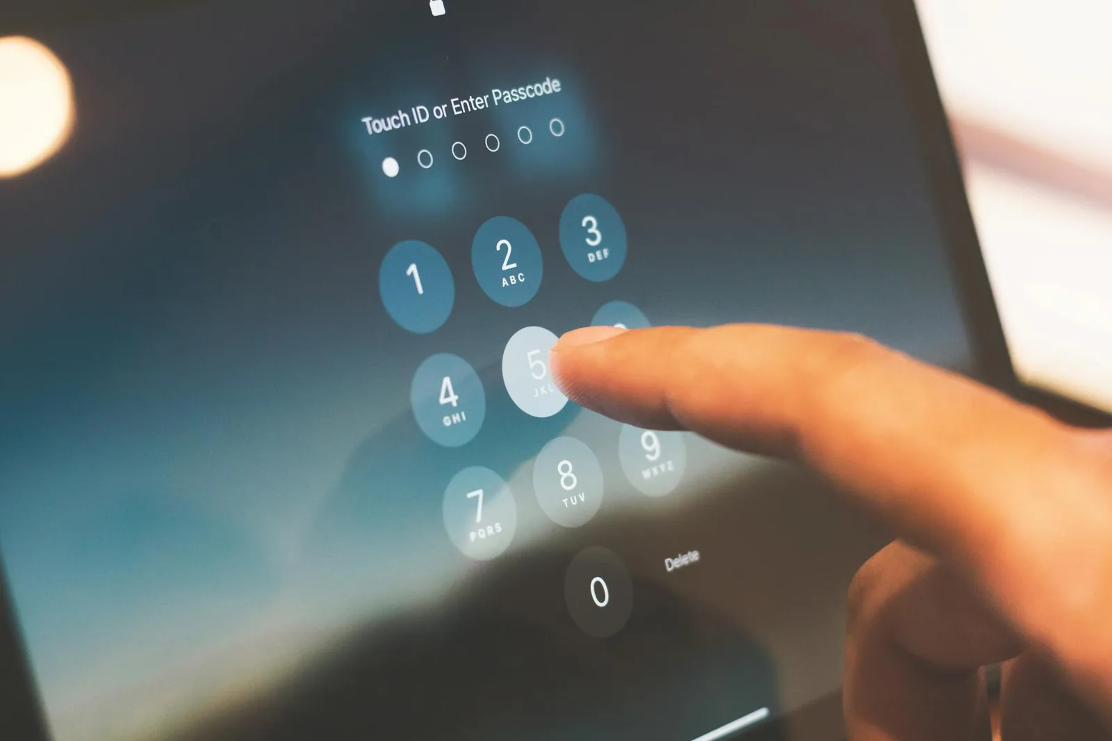 Sichere Anmeldung auf dem Smartphone mit zusätzlicher Bestätigung